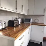 Charming Room By Gloucester Road