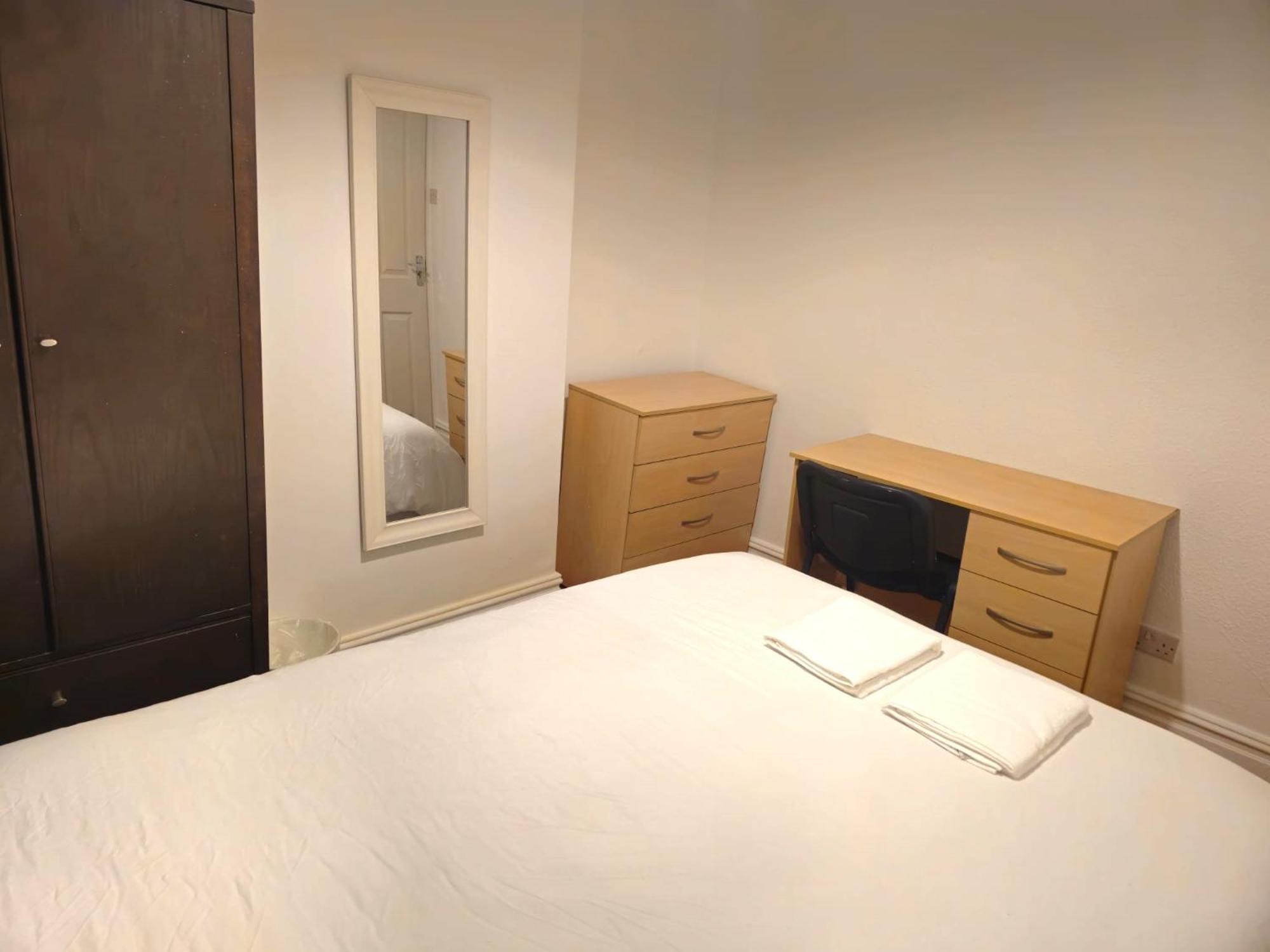 Charming By Gloucester Road * Bristol